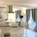 Marais Cozy Flat